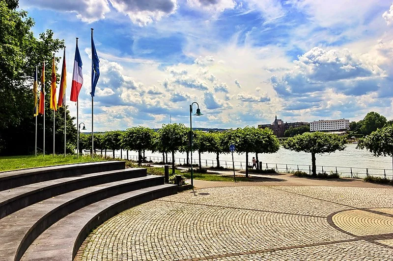 800px-2019-06-18-bonn-mirecourtplatz-03.jpg